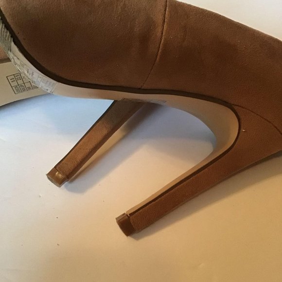 Forever 21 faux Suede Pumps - Picture 7 of 10
